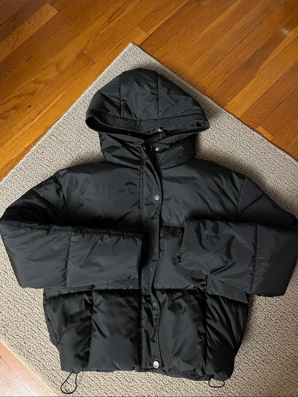 Size L. Black Hooded cropped Puffer Jacket  no tags